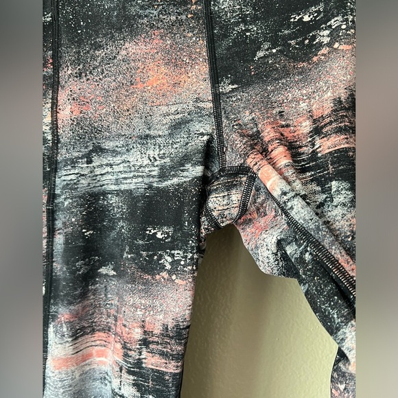 LULULEMON Time To Sweat Crop Leggings - Picture 5 of 8